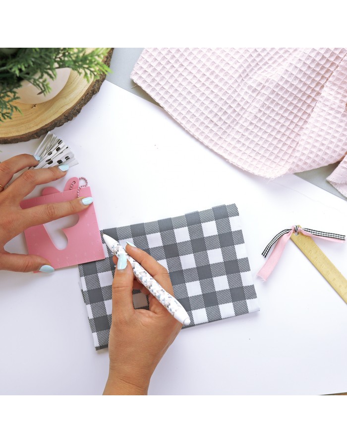Sewing corner cutting guide Sewing corner cutting guide