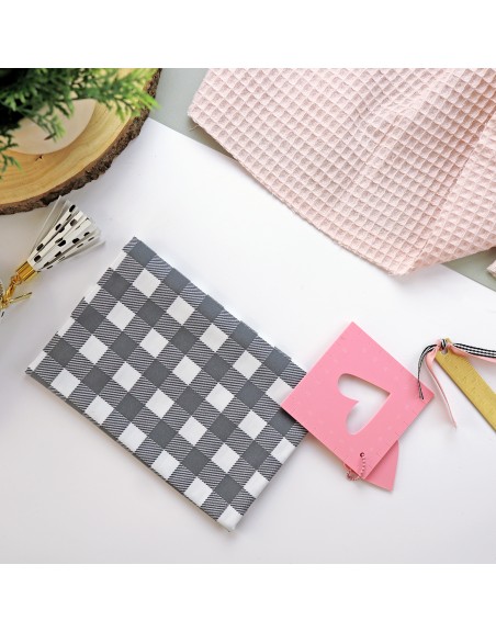 Sewing corner cutting guide