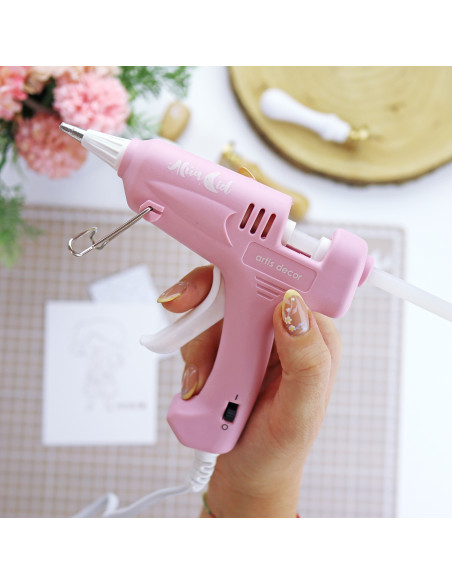 Hot glue gun by Alúa Cid