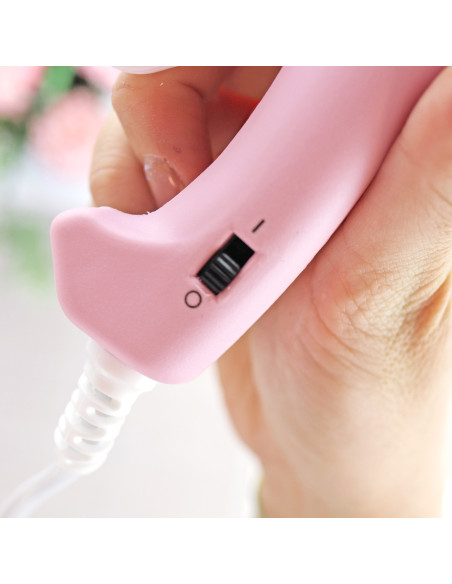 Hot glue gun by Alúa Cid