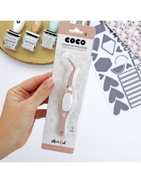 COCO Precision tweezer, by Alúa Cid