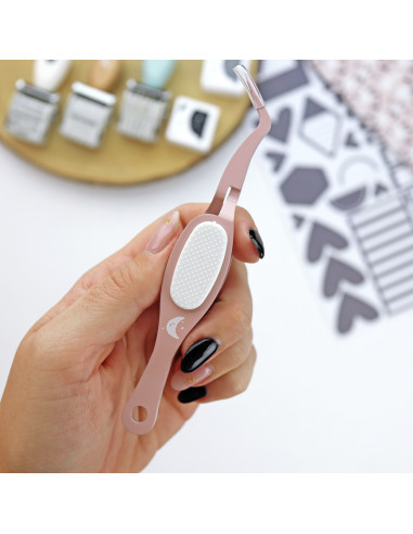 COCO Precision tweezer, by Alúa Cid COCO Precision tweezer, by Alúa Cid
