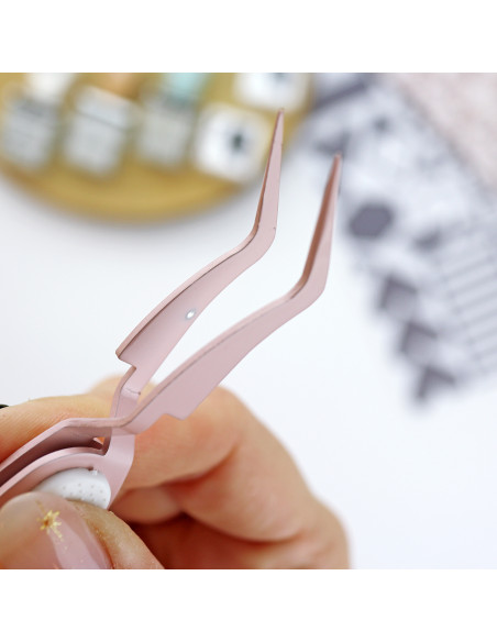 COCO Precision tweezer, by Alúa Cid