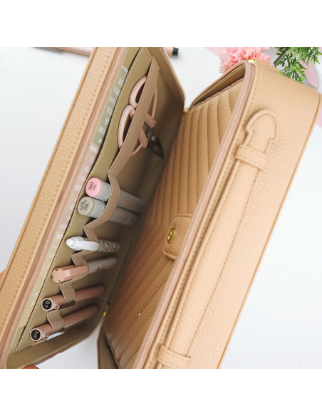 Maquillaje color Case. Stationery accesory