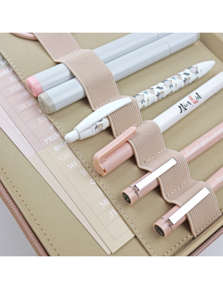 Maquillaje color Case. Stationery accesory