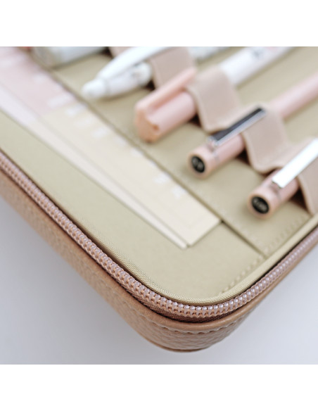 Maquillaje color Case. Stationery accesory