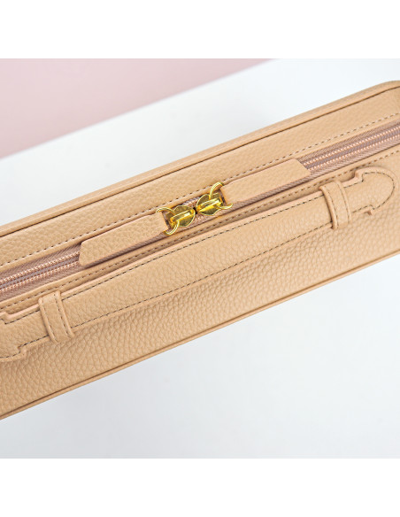 Maquillaje color Case. Stationery accesory