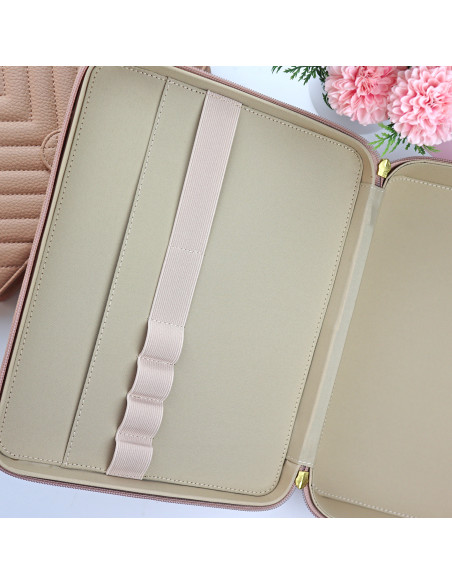 Maquillaje color Case. Stationery accesory