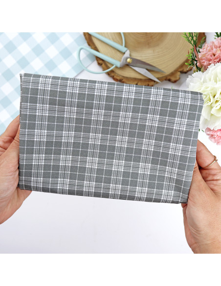 5m Cuadros printed fabric | 1Década by Alúa Cid