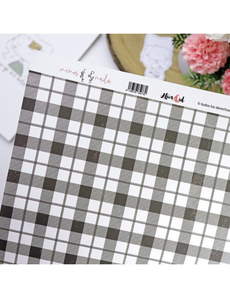 Cuadros laminated paper| Menos es nada collection