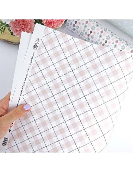 Yo Poderosa laminated paper| Menos es nada collection