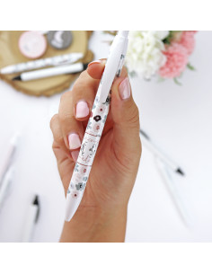 Menos es Nada pen | Menos es Nada collection by Alúa Cid