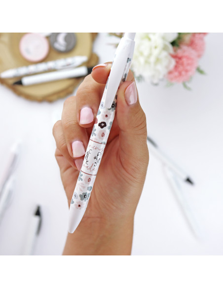 Menos es Nada pen | Menos es Nada collection by Alúa Cid