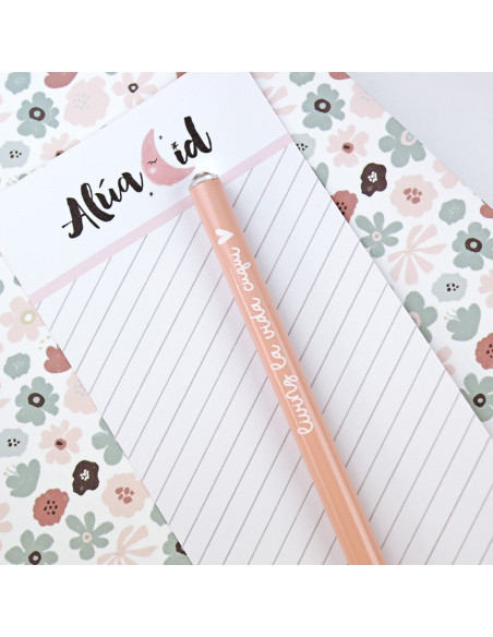 Pink pencil, 'Living la vida cuqui'