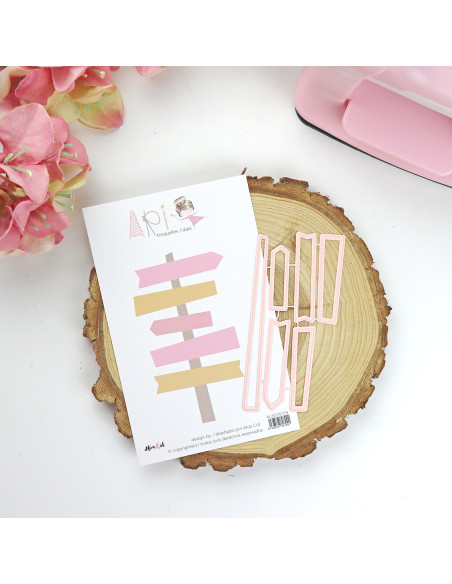 Signpost Ari dies set | Alúa Cid