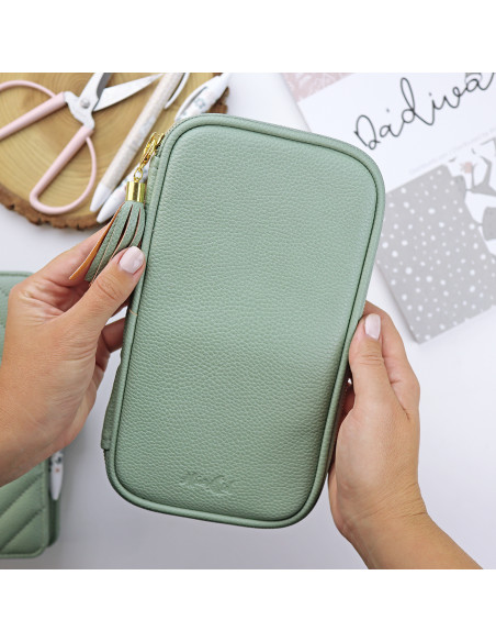 Verde pencil case by Alúa Cid