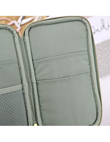 Verde pencil case by Alúa Cid