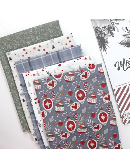 5m Iconos printed fabric | Mistletoe & Holly by Mamen Montero
