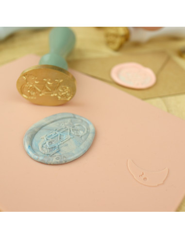 Bicicleta wax seal | Alúa Cid Bicicleta wax seal | Alúa Cid