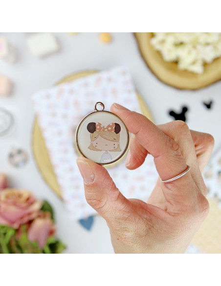 Celia Fantasía metal Charm | Fantasía collection