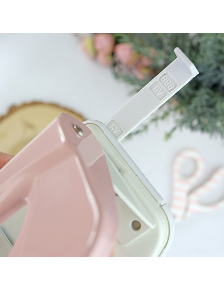 Rita's Diary punch. 2 European holes | Alúa Cid