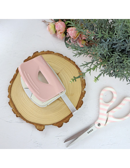 Rita's Diary punch. 2 European holes | Alúa Cid