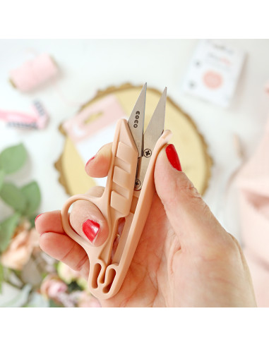 Pink thread cutter | Coco