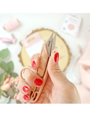 Pink thread cutter | Coco