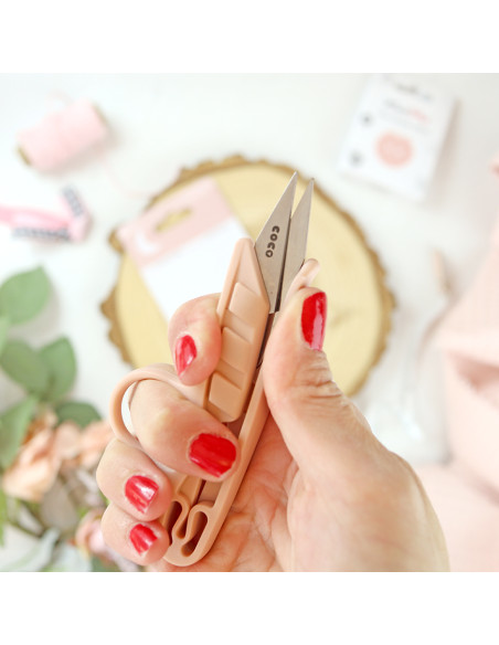 Pink thread cutter | Coco