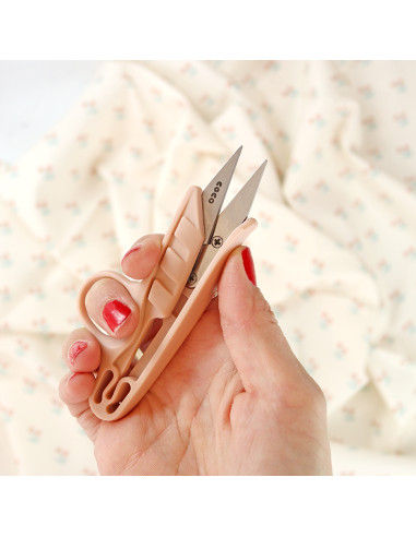 Pink thread cutter | Coco
