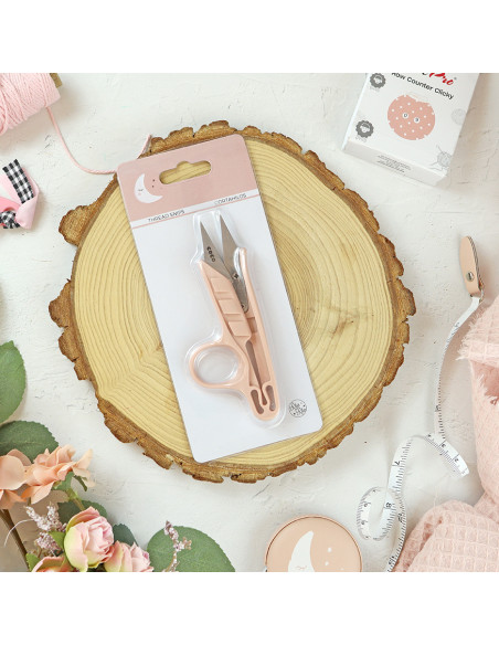 Pink thread cutter | Coco