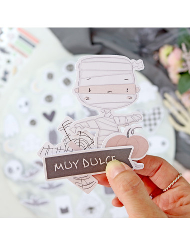 Cute Halloween die-cut by Alúa Cid