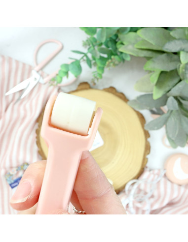 Sewing roller by Alúa Cid
