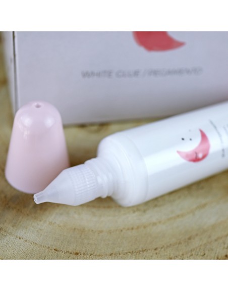 White liquid glue, Alúa Cid