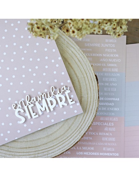 En familia siempre methacrylate word ornament