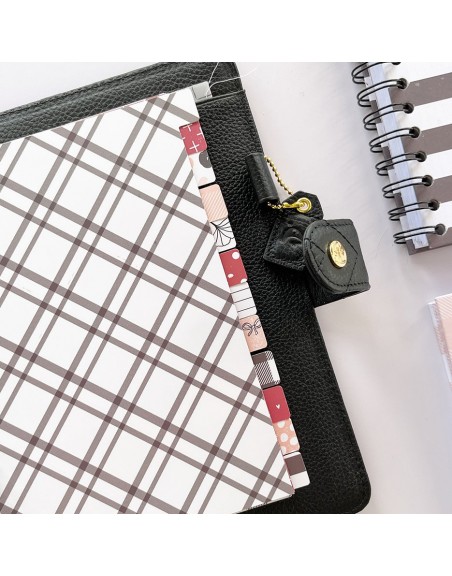 Set of 12 dividers A5 LQY+Q without holes by Alúa Cid