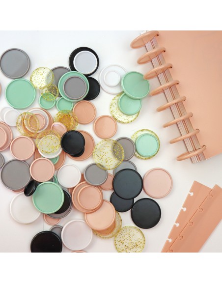 White small discs for binding