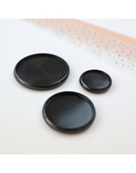 Black binding disc