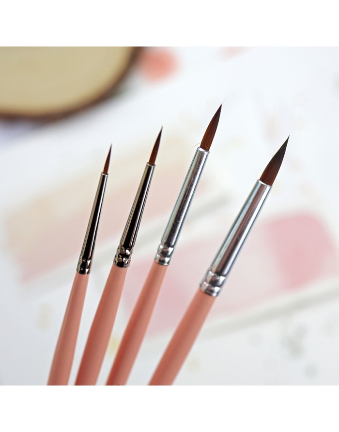 Set of 4 paint brushes