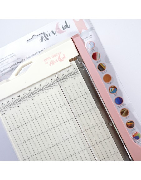 Small craft trimmer Alúa Cid and Artis Decor