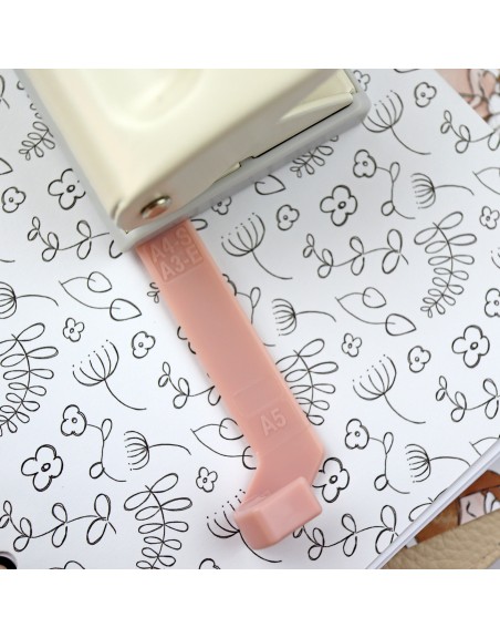 CocoPlanner paper punch