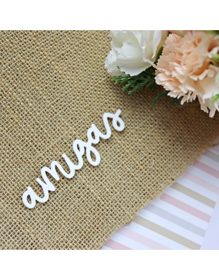 'Amigas' white acrylic word