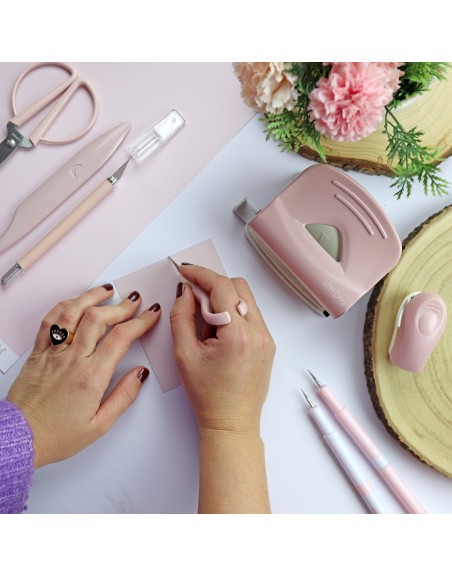 Precision finger cutter